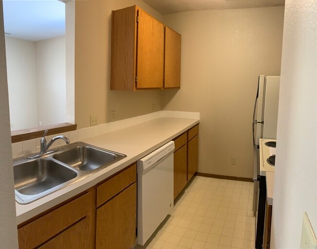 Building Photo - 950 Monterey Way
