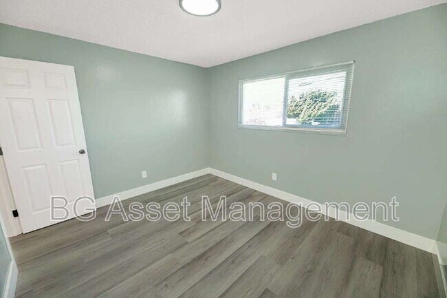 Building Photo - 1610 Sanford Ave