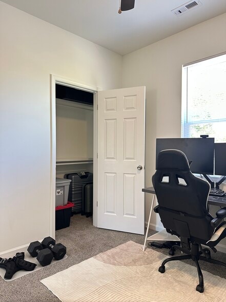 Building Photo - 152 Gregg St