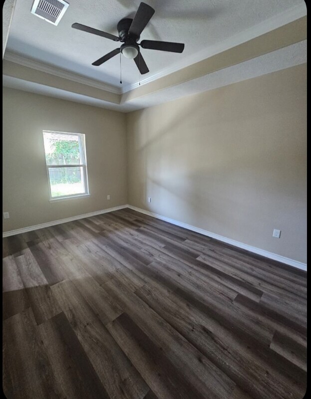 Building Photo - 1831 Lincoln Dr