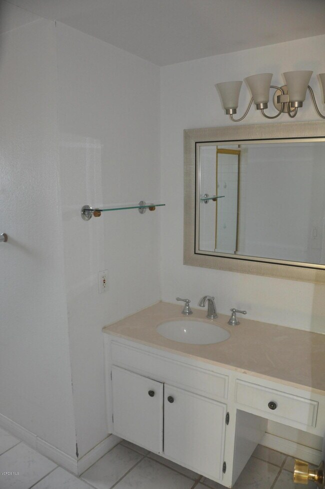 Building Photo - 1568 Covington Ave