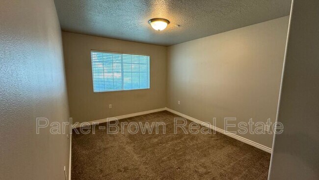 Building Photo - 1249 W 110 N