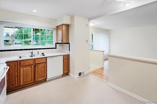 Building Photo - 11809 Meteor Dr