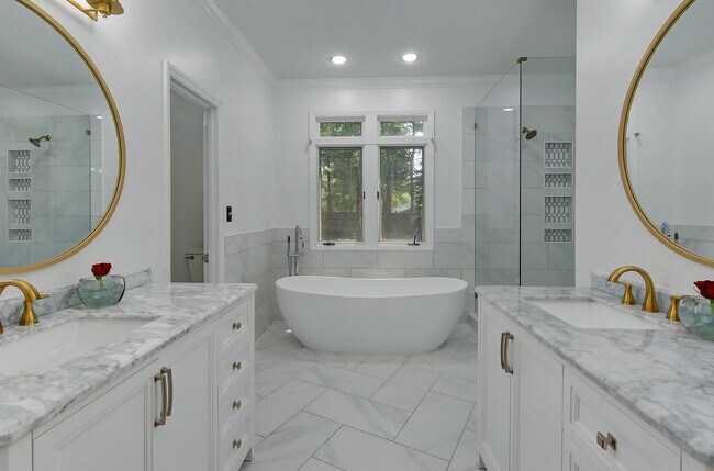 Primary Photo - 801 Brightwood Ln