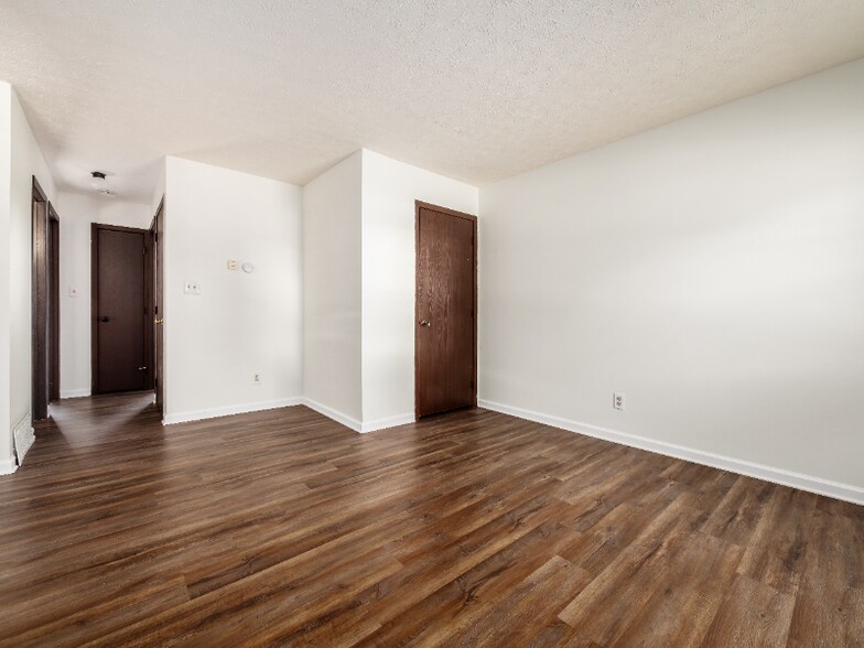Building Photo - 310 Montgomery Ave