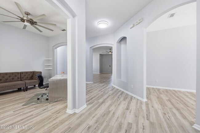 Building Photo - 14447 Cherry Lake Dr W