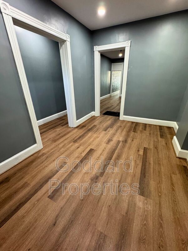 Building Photo - 1313 E North Ave