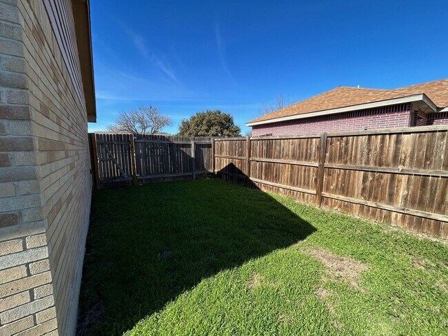Building Photo - 8846 Old Sky Harbor Dr