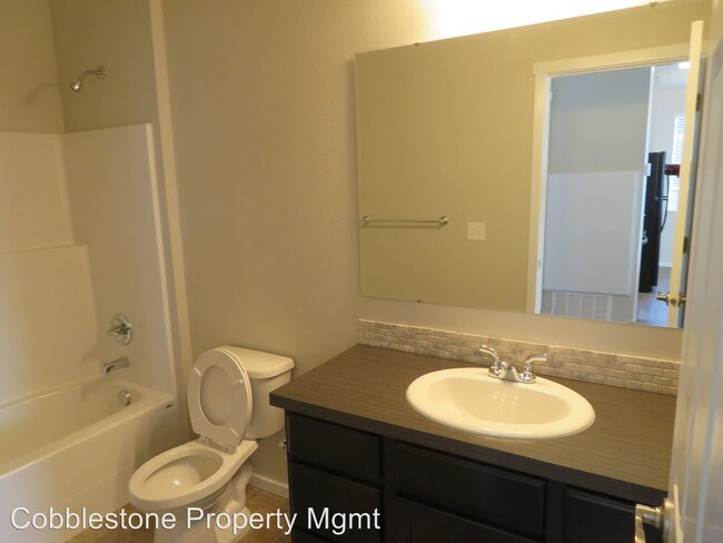 Building Photo - 1852 N Madderlake Ave