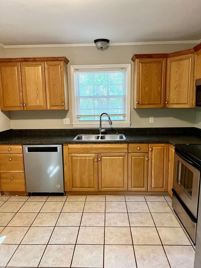 Building Photo - 1278 Redding Ln