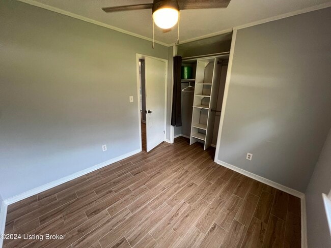 Building Photo - 2307 Medford Ln