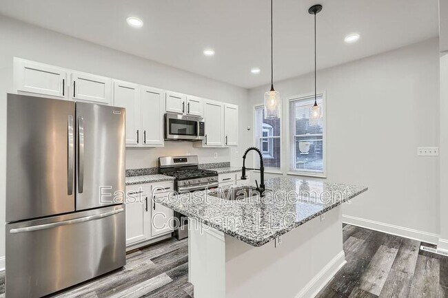 Building Photo - 518 Normandy Ave