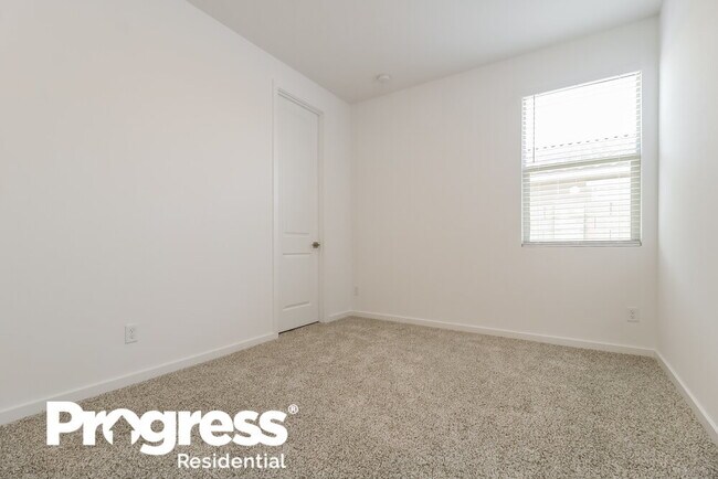 Building Photo - 5939 N 201st Ln