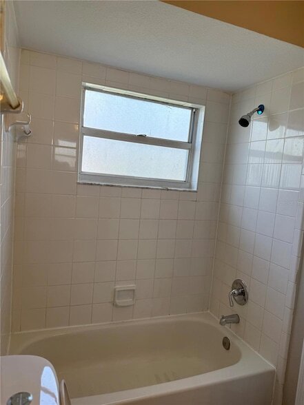 Building Photo - 2444 Summerfield Way