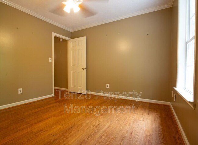 Building Photo - 8284 McKee Rd