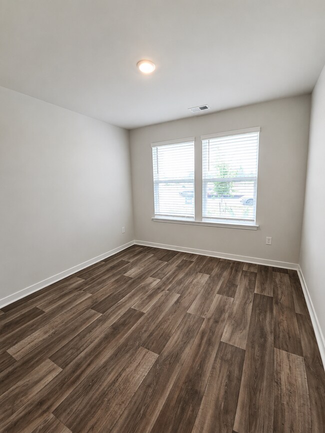 Building Photo - 332 Pleasant Vly Dr