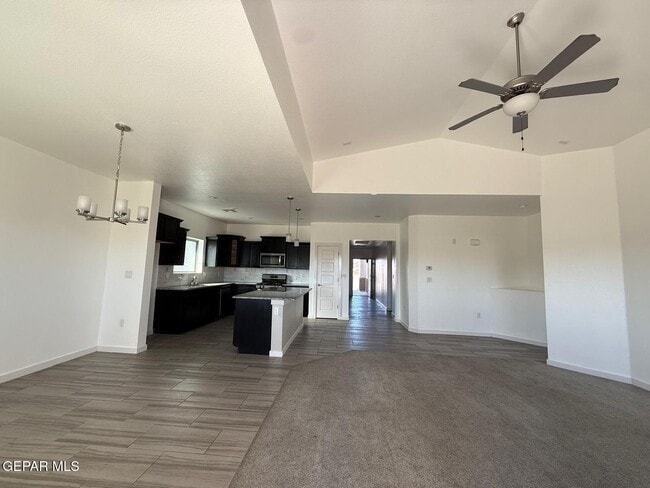 Building Photo - 11565 Leonor Duran St