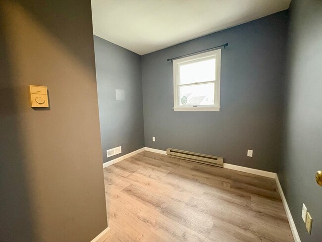 Building Photo - 3 Bedroom 1.5 Bathroom in Elizabethtown!