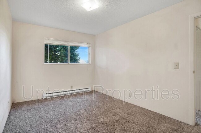 Building Photo - 4113 SE 28th Ave
