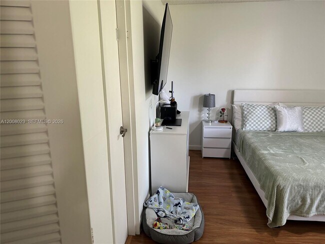 Building Photo - 8310 Sands Point Blvd