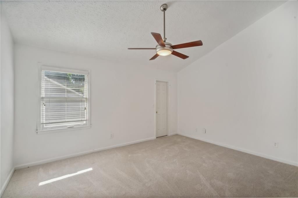 Building Photo - 4047 Elm St