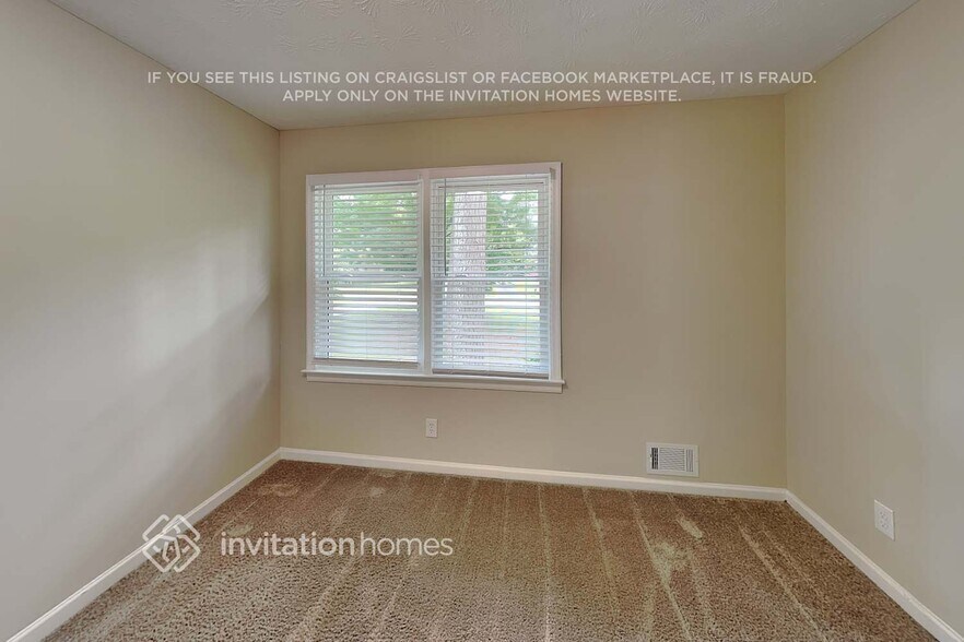 Building Photo - 921 Walnut Cir SW