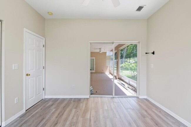 Building Photo - 24 Lakecliff Dr