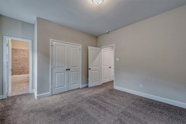 Building Photo - 4135 Du Pont St