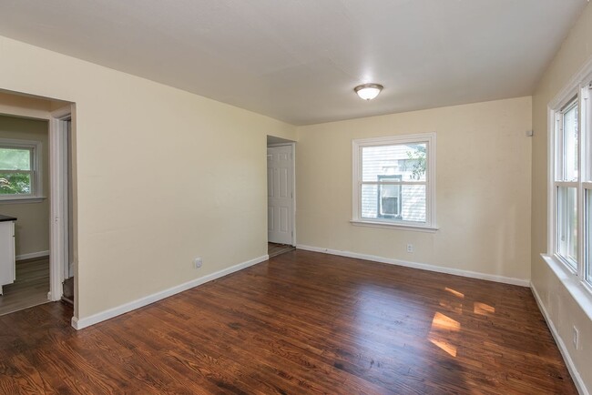 Building Photo - 6325 Jefferson Ave
