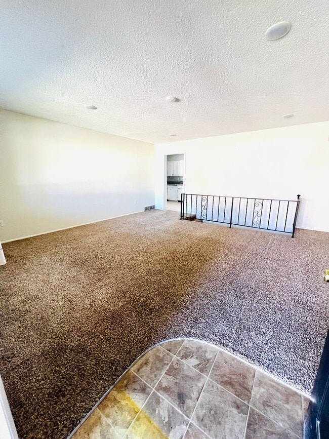 Building Photo - Beautiful 4 Bedroom 3-Bathroom Home