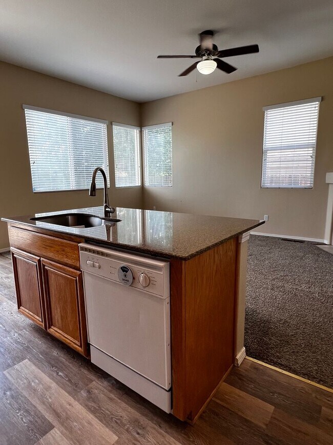 Building Photo - 1675 Brentford Way