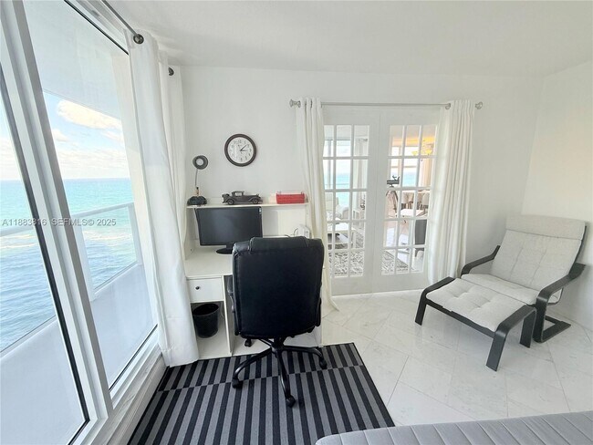 Building Photo - 2751 S Ocean Dr