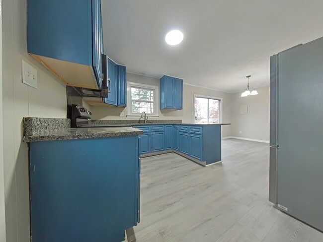 Building Photo - 285 Decatur Dr