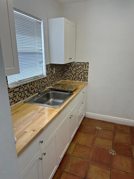 Building Photo - 400 SE 3rd Ave