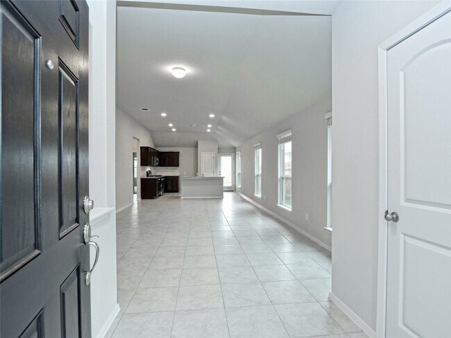 Building Photo - 214 Trailside Ln