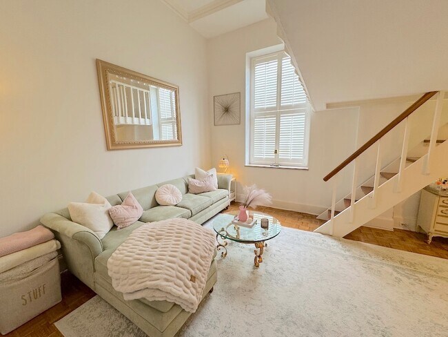 Building Photo - 321 Abercorn St