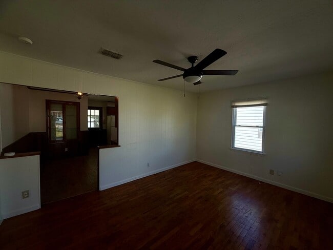 Building Photo - 1220 Thelma St