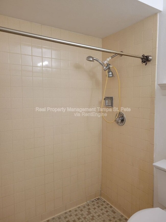 Building Photo - 11609 Shady Tree Pl