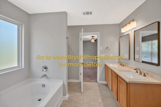 Building Photo - 2872 Creekbend Dr