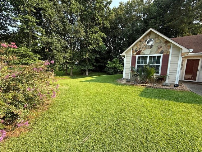 Building Photo - 3897 Saddlecreek Dr