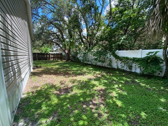 Building Photo - 1504 Carlisle Dr