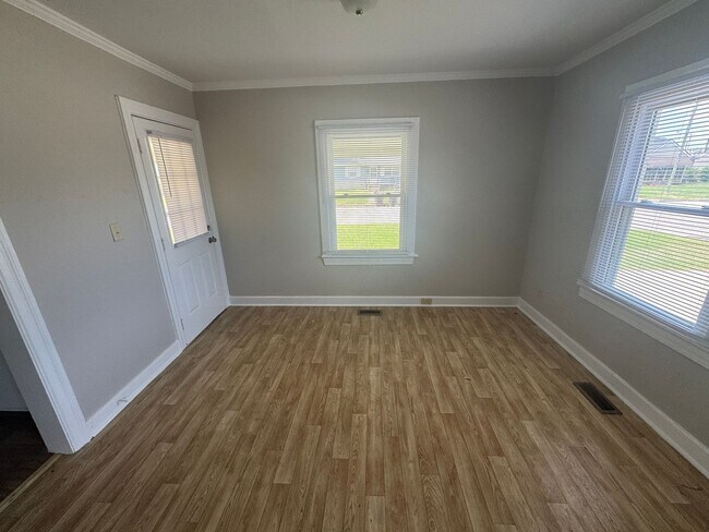 Building Photo - One Month Free Rent with 2 Year Lease! 3 B...