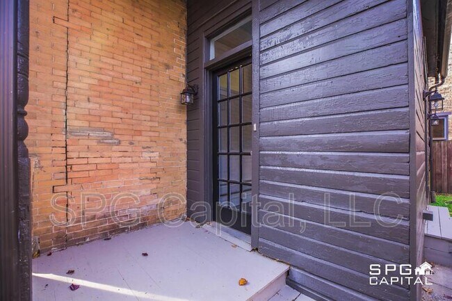 Building Photo - 1701 N 2nd St
