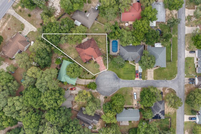 Building Photo - 2803 MacGregor Ln