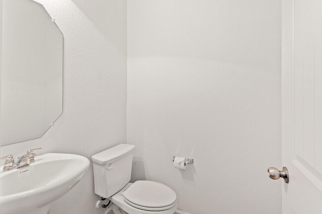 Building Photo - 1620 Bryant Dr