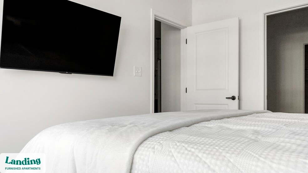 Building Photo - 650 N Main St