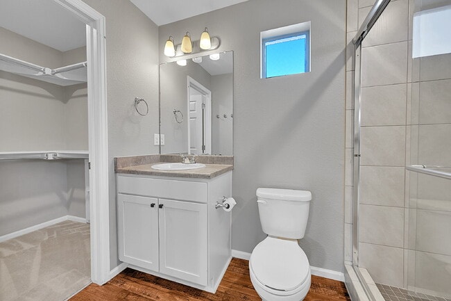 Building Photo - $2,595.00, 2-bed, 2.5-bath located in Aurora.