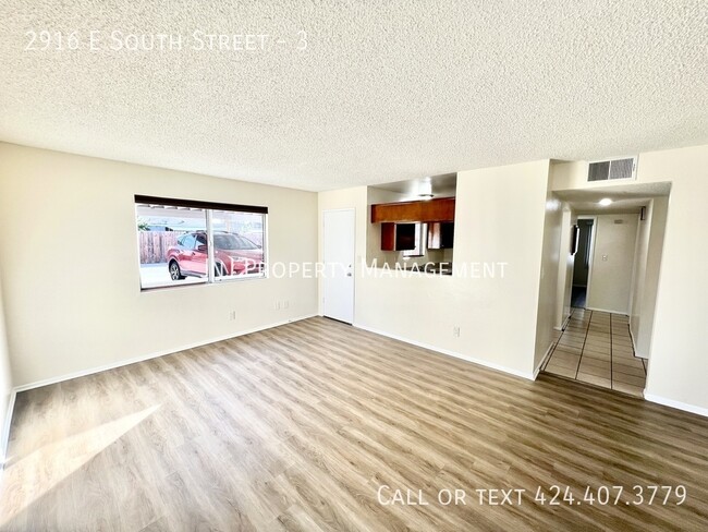 Building Photo - 2 Bed 1 Bath Apartment For Rent in Long Beach