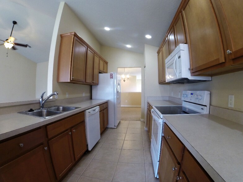 Building Photo - 4525 SW 52nd Cir