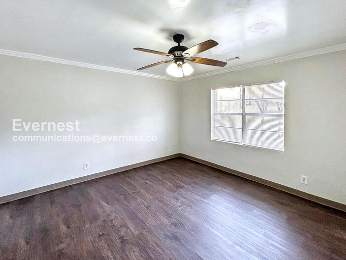 Building Photo - 431 Annie St